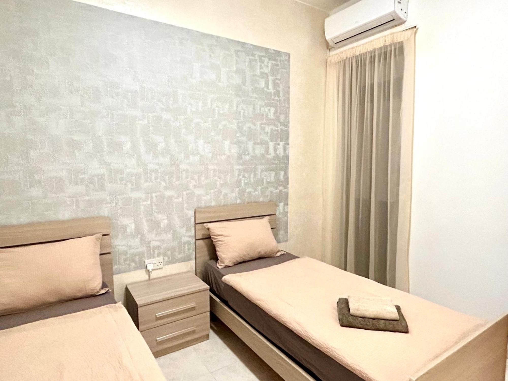 Arzella Apartments Xlendi Stylish Stay Near Beach Local Eats Exterior photo